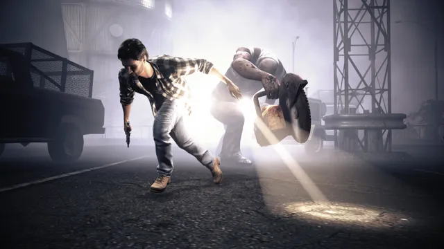 Alan Wake dodges a Taken swinging a large saw blade while his flashlight beam cuts through fog beside an oil derrick