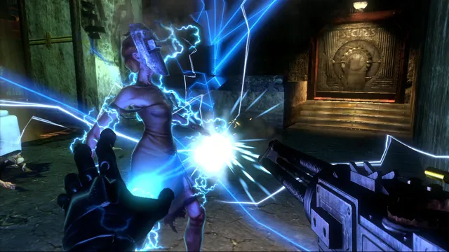 BioShock 2 screenshot: the player shocks a Splicer with an electric plasmid while holding a gun in the other hand
