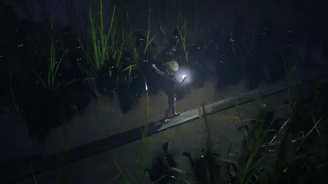 Bramble: The Mountain King screenshot: Olle holds up a glowing light on a plank in a dark swamp full of watching eyes