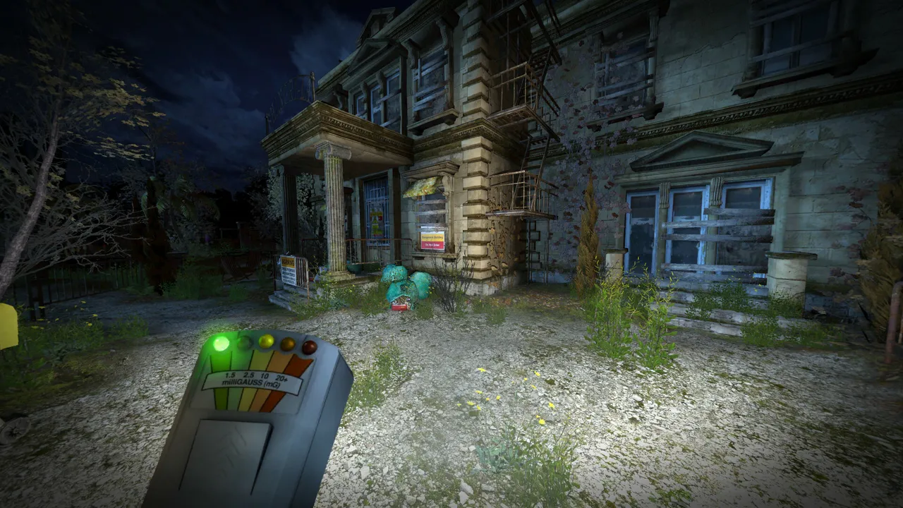 Dark Fall: Ghost Vigil screenshot: an EMF meter held up at night before the boarded-up front of Harwood House