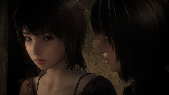 Fatal Frame II: Crimson Butterfly Remake screenshot: close-up of the twin sisters Mio and Mayu, dark-haired, side by side in a dim room