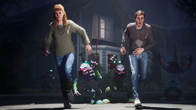 Killer Klowns screenshot: two townspeople run from a pack of grinning Klowns in front of a house at night
