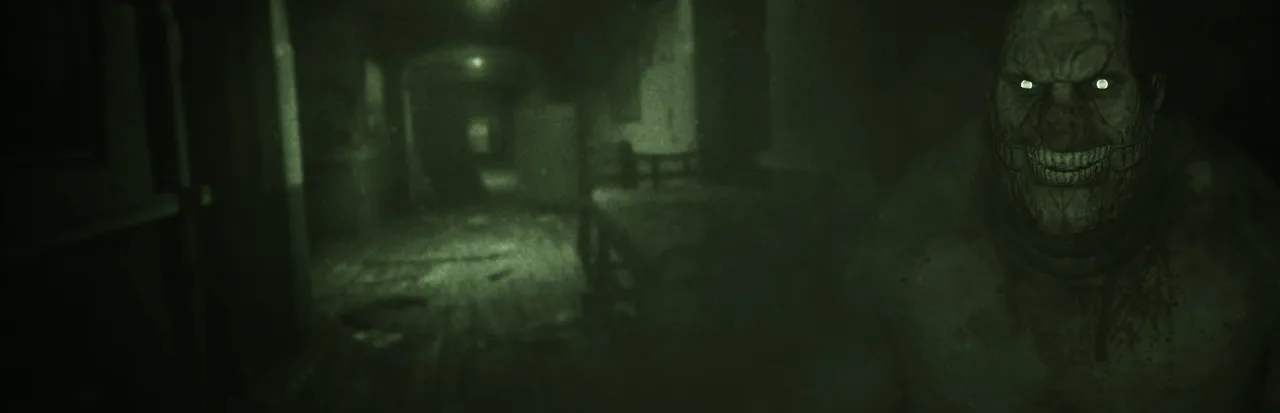 Outlast key art: a grinning, scarred inmate with glowing eyes looms beside a dark asylum corridor seen through green night vision