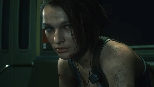Resident Evil 3 screenshot: close-up of a bruised, dirty Jill Valentine inside a subway car