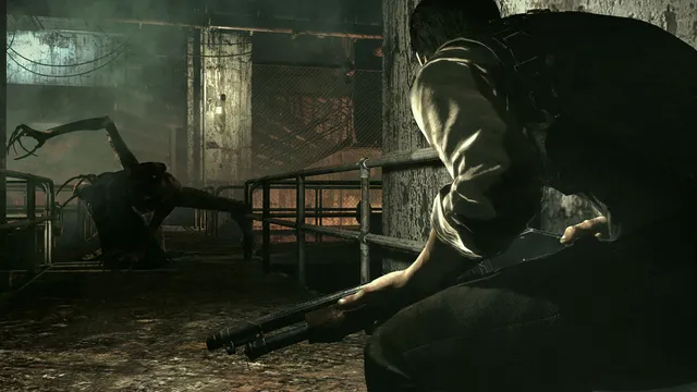 The Evil Within screenshot: Sebastian crouches with a shotgun as a many-limbed creature crawls nearby