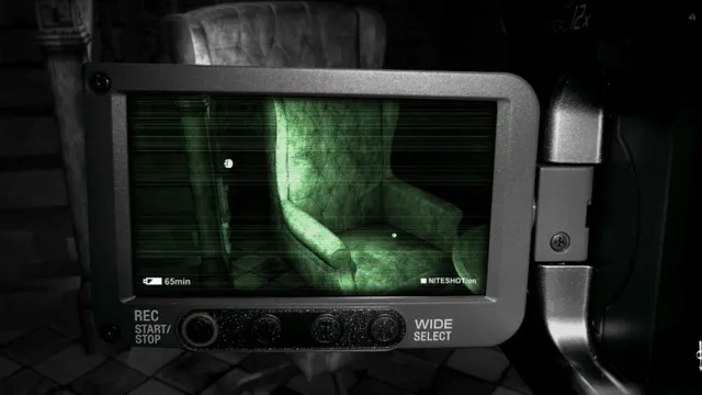 The Lost Crown screenshot: the night-vision camera's screen shows an empty armchair in a dark room